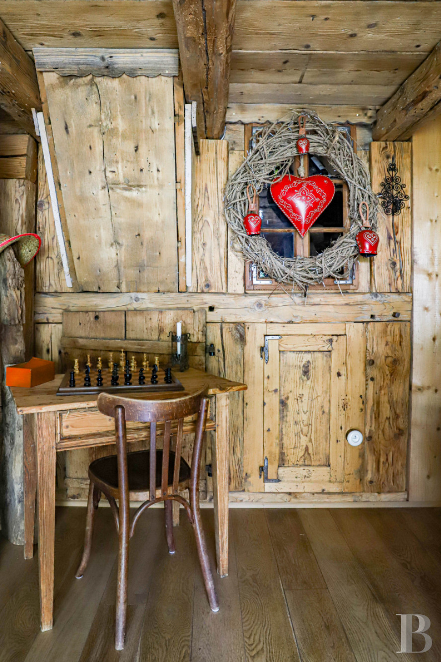 A traditional chalet barn surrounded by alpine pastures in Haute-Savoie, not far from Morzine - photo  n°32